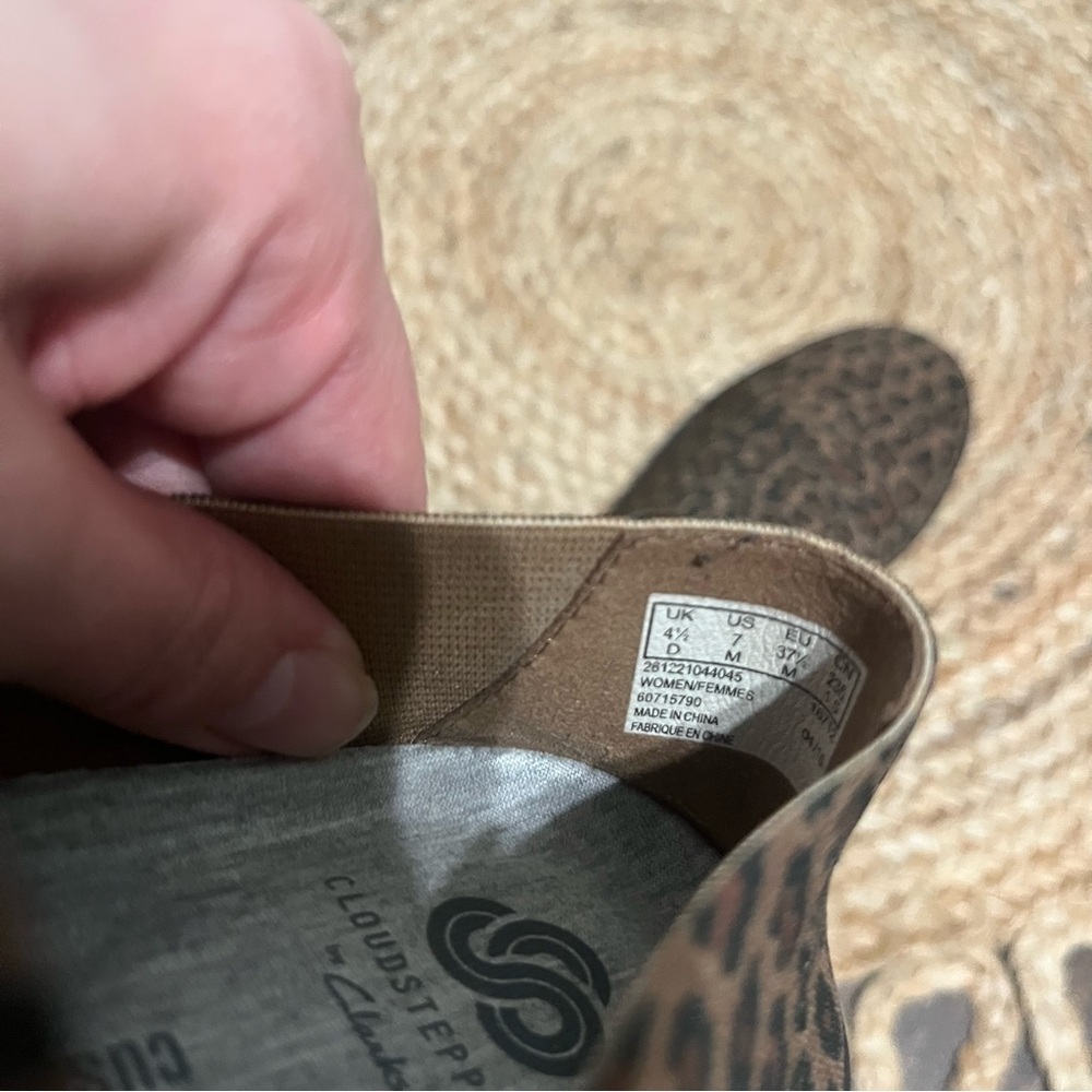 Clarks Loafers Womens 7 Brown Cloudsteppers Leopard Print Slip On Casual 16712 - Picture 4 of 4